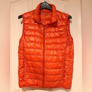 Uniqlo Men’s Small Bright Orange Quilted Vest